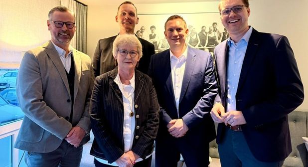 Stefan Schwardt, Angelika Studtmann, Simon Ruge, Roland Stammer und Sebastian Schmidt (v. lks.).