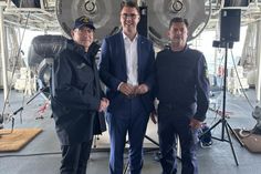Bundesminister des Innern Alexander Dobrindt, MdB Sebastian Schmidt und Norman Großmann, Präsident der Bundespolizeidirektion Bad Bramstedt - zuständig für die Einsätze auf Nord- und Ostsee (v. lks.).