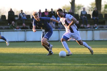 Lasse Schröder (li.) gehörte gegen Phönix Lübeck zu den besten Spielern.