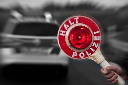 Flucht vor Polizeikontrolle endet im Waldgebiet zwischen Klingberg und Gleschendorf