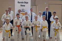 Der Nachwuchs des Karate Dojo Itosu Neustadt freut sich über acht Goldplatzierungen.