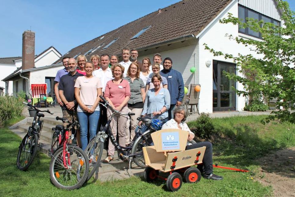 Die Stationen Bienenkorb, Starenkasten, Mauseloch und Fuchsbau präsentierten stolz ihre Anschaffungen.