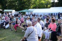 Viele Besucher und Besucherinnen fieberten mit und feierten anschließend im großen Festzelt den neuen König.
