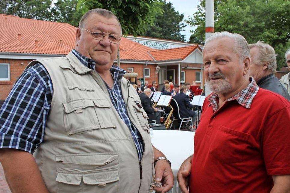 Miterlebt: Peter Stahl (lks.) und Jochen Löffelbein erzählten dem reporter von ihren Erlebnissen.