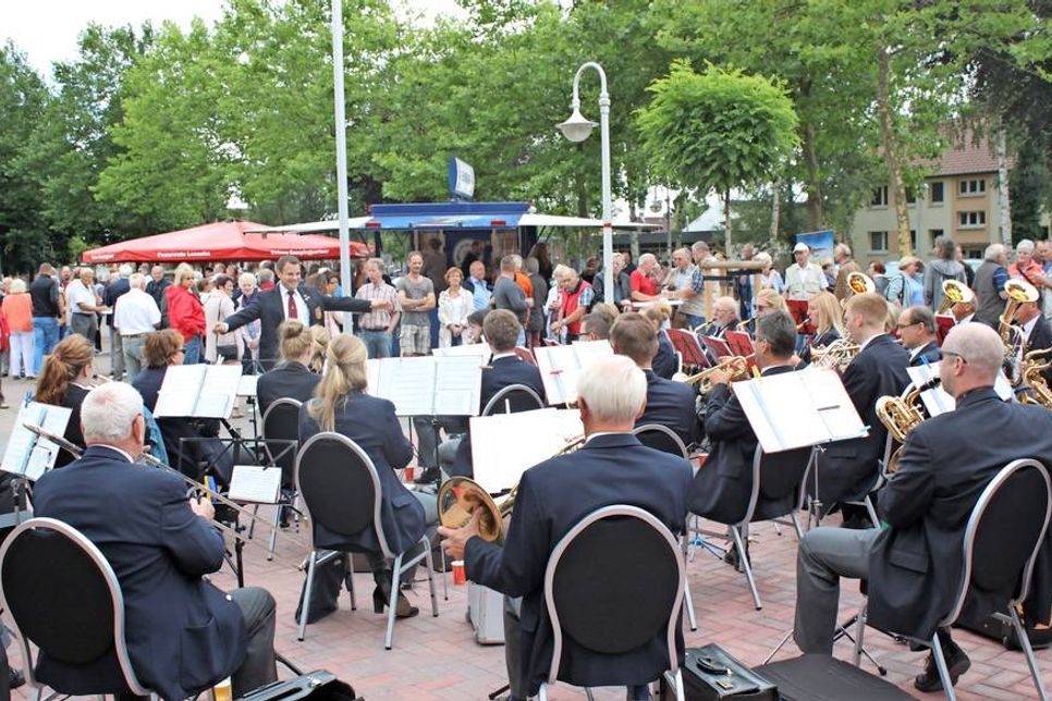 Wie immer ein Garant für musikalischen Hochgenuss und gute Stimmung: Das Blasorchester Lensahn sorgte zur Wiedereröffnung für den Musikpart.