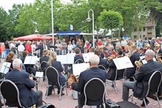 Wie immer ein Garant für musikalischen Hochgenuss und gute Stimmung: Das Blasorchester Lensahn sorgte zur Wiedereröffnung für den Musikpart.