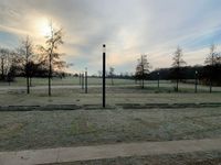 Sogar der Parkplatz vom "Kultur Gut Hasselburg" hat seinen Reiz.