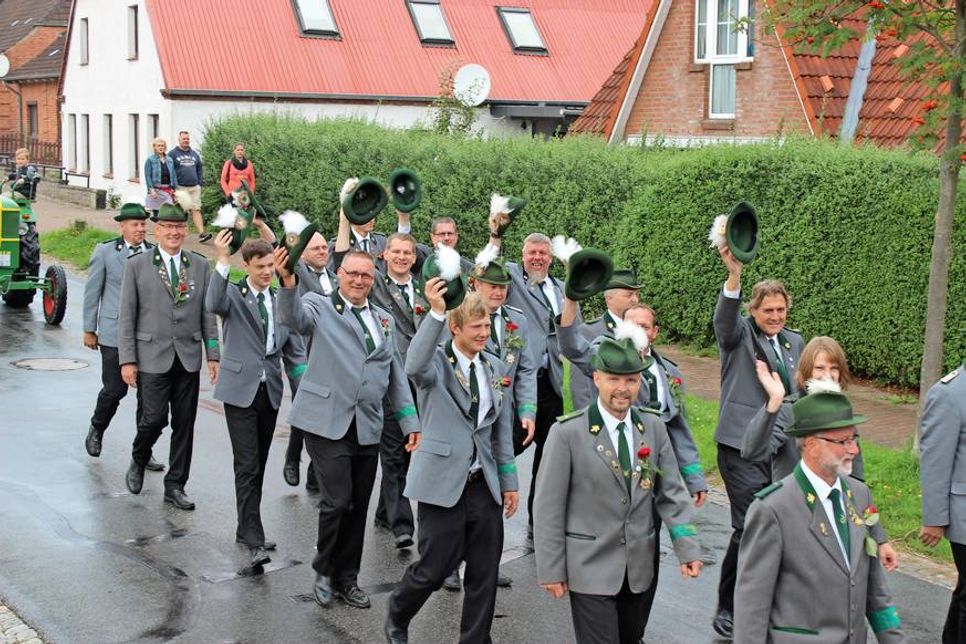 Um 13.30 Uhr startet am kommenden Sonntag der Festumzug durch das Dorf. (Fotos: Michael Klemp)