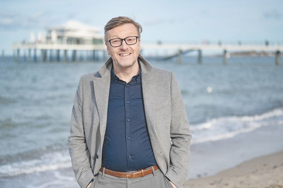 Sven Partheil-Böhnke, der am 1. Juli   sein neues Amt als Bürgermeister antritt, möchte einen Ideenwettbewerb für Jugendliche der Gemeinde ins Leben rufen: „Timmendorfer Strand sucht das Ostseetalent“.