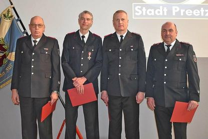 Für 30 Jahre Mitgliedschaft wurden Jürgen Kieckbusch, Martin Liebig und Heiko Suhr geehrt, Holger Müller ist bereits seit 40 Jahren dabei (von links).