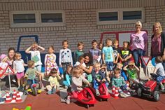 Kindergarten Meerchenwald weiht „Kinderstraße“ ein.