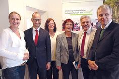 Freuen sich über die Eröffnung der neuen Geschäftsstelle der Schleswig-Holsteinischen Krebsgesellschaft: Harriet Heise, Axel Merseburger, Veronika Dörre, Gabriela Schopenhauer, Frank Gieseler und Sebastian Fetscher. (Foto: Krebsgesellschaft-SH/hfr)
