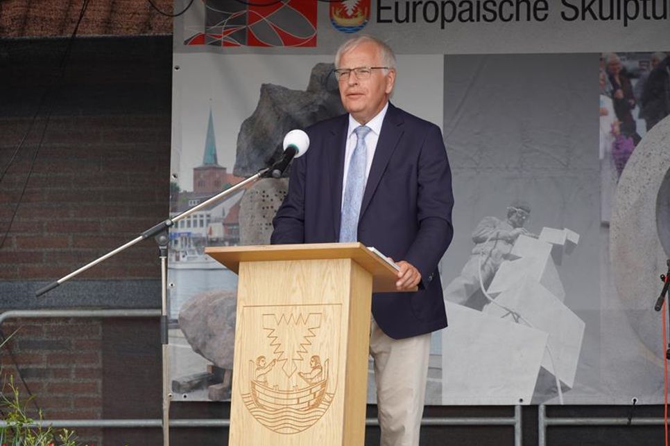 Schirmherr Reinhard Sager (Präsident des Deutschen Landkreistages und Landrat a. D.) lobte die gelebte Völkerverständigung Neustadts.