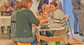 Die Bastelaktionen im Künstlermuseum sind besonders beliebt.