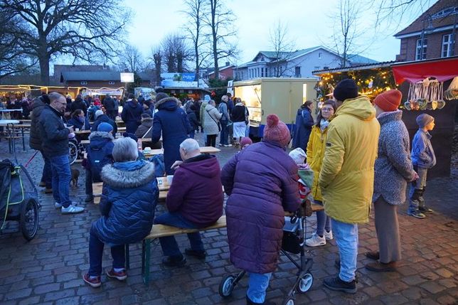 Drei Tage lockte der Weihnachtsmarkt mit Kunsthandwerk, Musik und Leckereien.