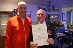 Jürgen Schlünder (re.) mit Jochen Möller, dem Vertreter des Landesverbandes.