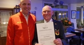 Jürgen Schlünder (re.) mit Jochen Möller, dem Vertreter des Landesverbandes.