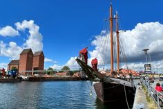 Der Puls der Stadt: der Hafen.