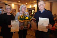 Gratulation von Bürgermeisterin Kirsten Sköries an Inge und Heinz Haselhorst (v. lks.).
