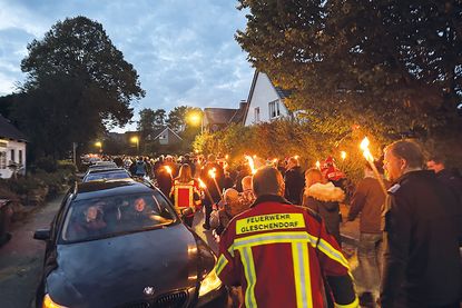Laternenumzug der Freiwilligen Feuerwehr Gleschendorf: Ein leuchtendes Highlight für die ganze Familie
