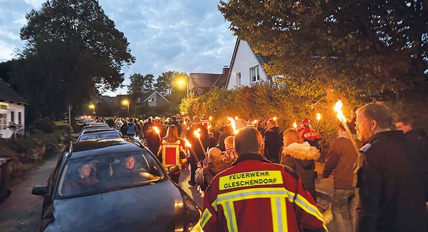 Laternenumzug der Freiwilligen Feuerwehr Gleschendorf: Ein leuchtendes Highlight für die ganze Familie