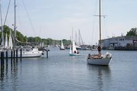 Nach einem spannenden Wettkampf: Die Segelschiffe kehren nach der Max-Oertz Regatta in den Hafen zurück.