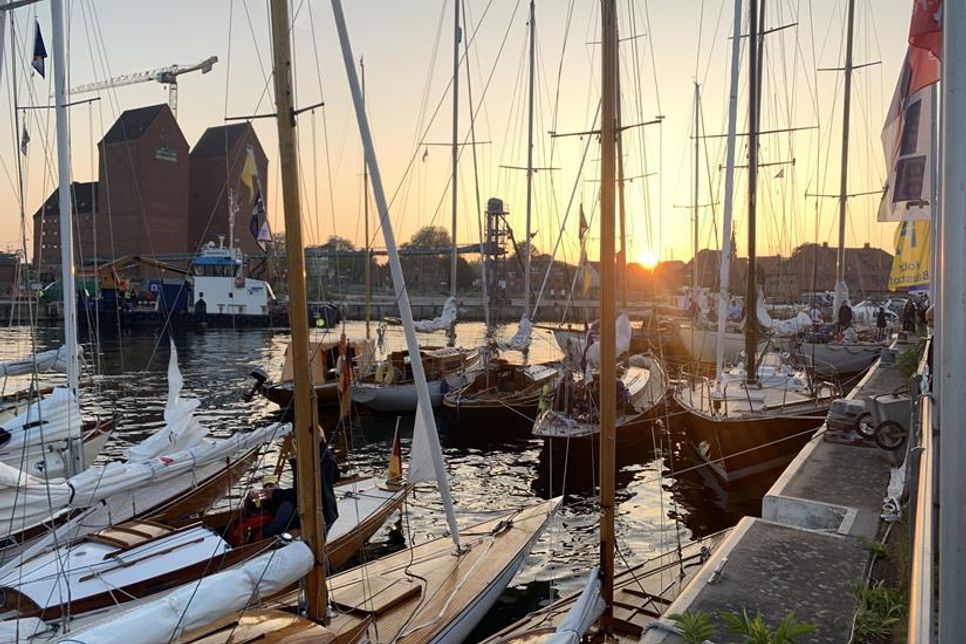 Im sogenannten „Päckchen“ lagen die Yachten im Stadthafen und boten ein hübsches Fotomotiv.