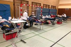 Viel Platz, Ruhe und persönliche Betreuung: Blutspenden in der Sporthalle Süsel.