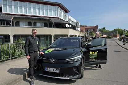 Firma KNX Concept Plön bietet mit der Abteilung Ökohelden zukunftsweisende technische Lösungen an. V. l. Projektleiter Christian Auth, Firmeninhaber Thorben Thomsen.