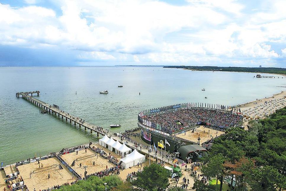 Der Center Court, die Ahmann-Hager-Arena, direkt neben der Maritim-Seebrücke bietet Platz für 6.000 Zuschauer. (Foto: Hoch Zwei)