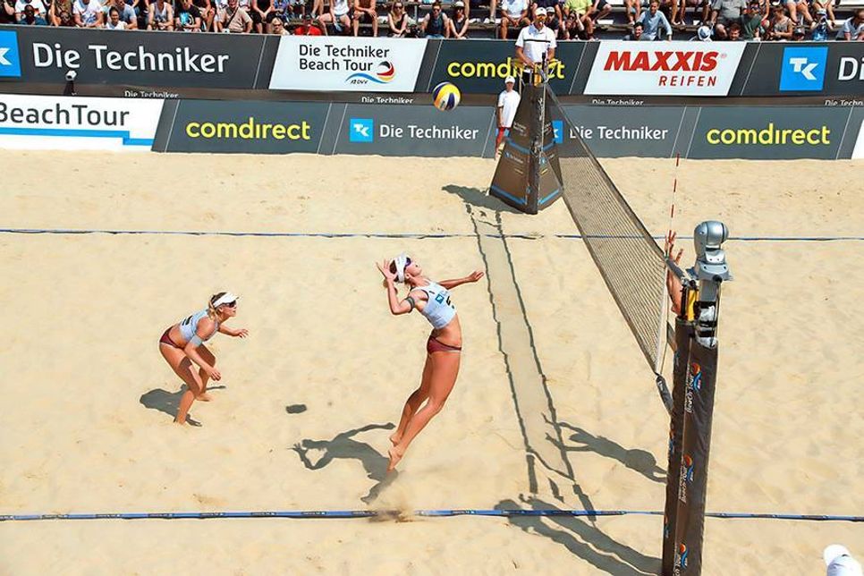 Bei den Frauen zählen die Nationalteams mit den Titelverteidigerinnen Chantal Laboureur/Julia Sude sowie Victoria Bieneck/Isabel Schneider und Karla Borger/Margareta Kozuch (Foto) zu den Medaillenkandidatinnen. (Foto: Hoch Zwei)
