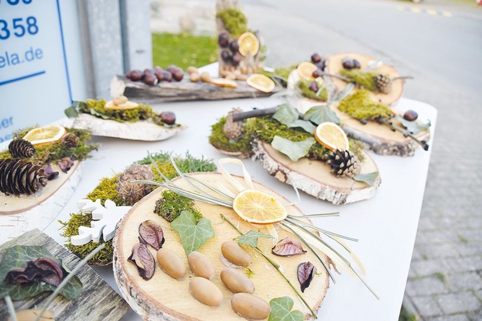 Viel Materialen aus der Natur wurden gesammelt und verarbeitet. Daraus entstanden über 50 Herbstgestecke für Senioren.