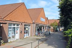 Die jetzigen Gebäude in der Hauptstraße 1 weichen zugunsten eines neues Gebäudekomplexes, das voraussichtlich ein lokaler ansässiger Investor errichten wird. Foto: Archiv