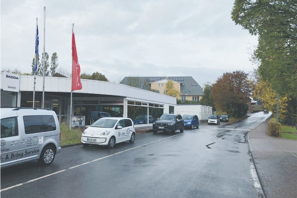 Die Straße „Vogelsang“ beim Auto­haus Schneider heute ...