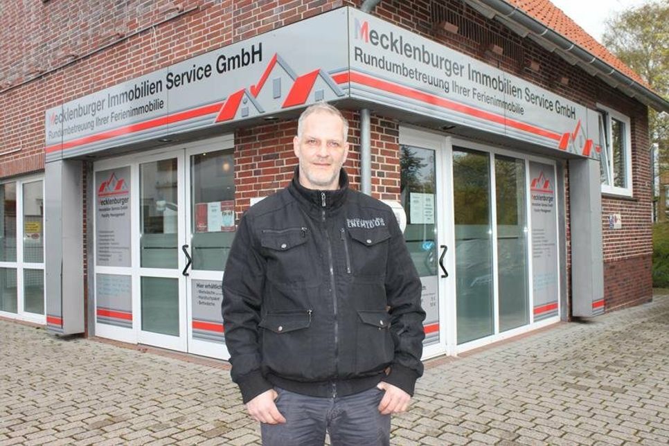 Neu in Grömitz: Dennis Prakenings kümmert sich mit Tochter und Zweigstellenleiterin Sementa Prakenings professionell um Ferienwohnungen und -häuser.
