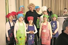 Die Schürzenmodenschau unter der Leitung von Birgit Auras war ein voller Erfolg.