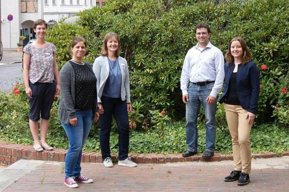 Leslie Matthiesen (Klimaschutzmanagerin), Anja Schäffler (Klimaschutzmanagerin), Sibylle Kiemstedt (Fachdienstleiterin Regionale Planung), Manuel Gottschick (Geschäftsführer OCF Consulting), Jana Demuth (OCF Consulting) (v. lks.).