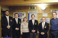 Der neue Vorstand (v.l.n.r.): Christoph Niemann (1. Vorsitzender), Dennis Themer (stellv. Schatzmeister), Carola Szygulla (Beauftragte Schwimmausbildung), Christian Buhk (2. Vorsitzender), Marcel Howanietz (Technischer Leiter) und Frank Killmer (Schatzmeister). (Foto: DLRG)