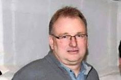 Kabelhorst. Bernd Kripke, Gründungsmitglied des Kabelhorst-Schwienkuhler SV (KSSC), hat vom Kreisfußballverband Ostholstein den DFB-Ehrenamtspreis verliehen bekommen. Der DFB-Ehrenamtspreis ist die Auszeichnung und der Dank für seine ehrenamtliche Leistung der letzten drei Jahre (so ist der Preis ausgeschrieben). Seit der Gründung des KSSC im Jahre 1993 war und ist Bernd Kripke fast überall beim KSSC aktiv. Jahrelang war er Herrentrainer und auch 23 Jahre Fußballobmann. „Als Leiter der Fußballabteilung, Organisator für den Bau des eigenen Sportplatzes, Sponsorenakquisiteur, Mitgestalter der Jugendspielgemeinschaft Ostholstein, Herren SG-Gründer, Schiedsrichter, WM- und EM-Tage-Organisator und Organisator für Fahrten zu Bundesligaspielen sowie als gute Seele und Motor für allerlei Aufgaben ist Bernd Kripke im KSSC unverzichtbar“, so der 1. Vorsitzende Axel Rohde. (red)