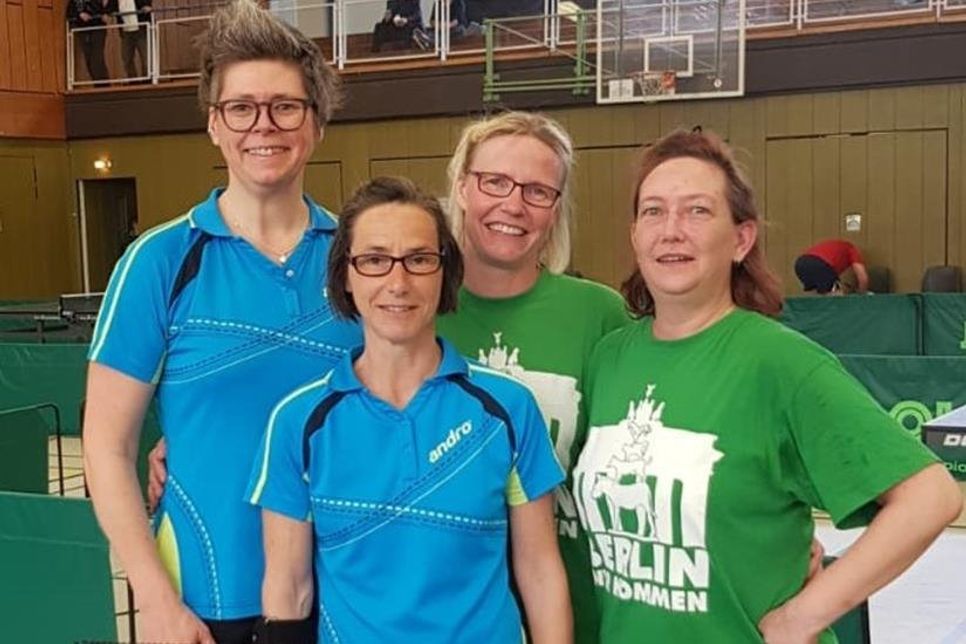 Michaela Flackus und Hilke nach dem erfolgreichen Spiel gegen die Bremerinnen.
