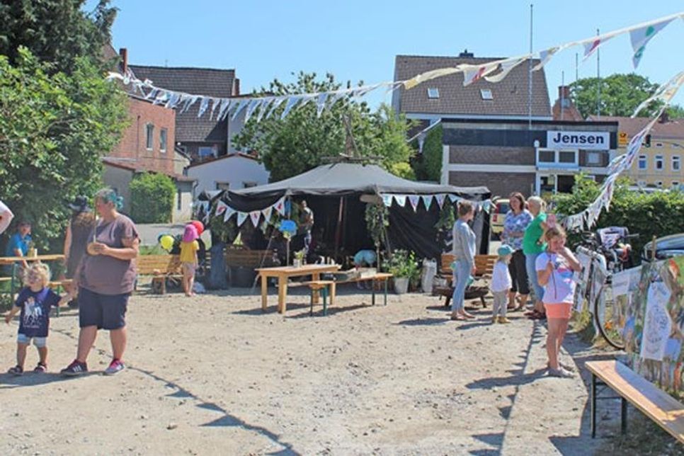 Wieder mit auf dem Kinderfest dabei ist die Jurte des Naturkindergartens „Die Wühlmäuse“, mit tollen Mitmachaktionen und Stockbrotbacken