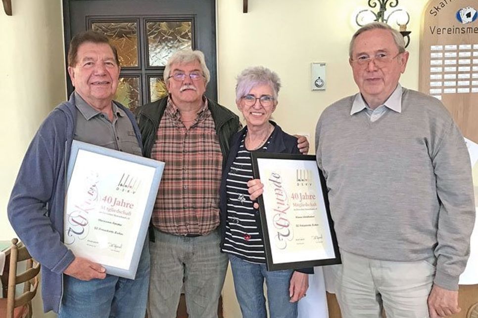 Hermann Forster, Benno Behrend, Ute Modrow und Klaus Waldhelm (v.l.) freuen sich über das Jubiläum.
