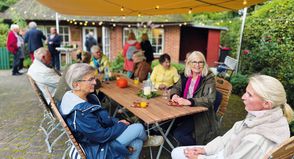 Kulturverein Kleine Waldschänke: Ein Sonnensegel als „Kulturdach“ zum 40. Geburtstag