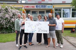 Organisatoren, Großsponsoren und Spendenempfänger waren gleichermaßen begeistert von der überwältigenden Summe.