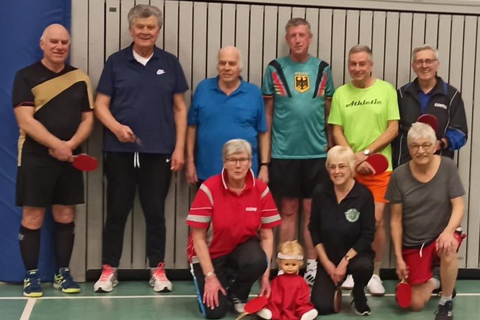 Tischtennis-Hobbygruppe des ESV Neustadt.