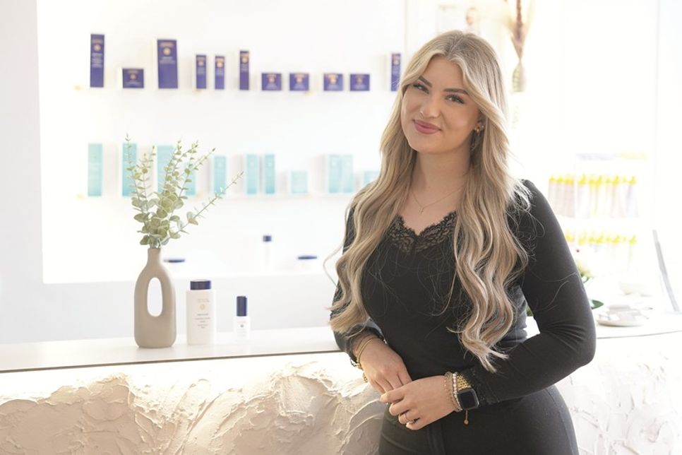 Victoria-Sophie Röthling ist staatlich anerkannte Kosmetikerin.