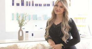 Victoria-Sophie Röthling ist staatlich anerkannte Kosmetikerin.