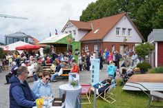 Plattfischquiz, Shantychor, frisch gebratene Schollen und Führungen durch das Fischeramt „op Platt“, all das gab es beim ersten Platt-Fischtag am Neustädter Fischeramt.