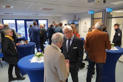 Gäste beim Neujahrsempfang in den Räumen des THW Neustadt.