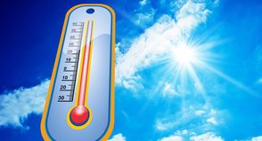 Für das kommende Wochenende werden anhaltend hohe Temperaturen erwartet.